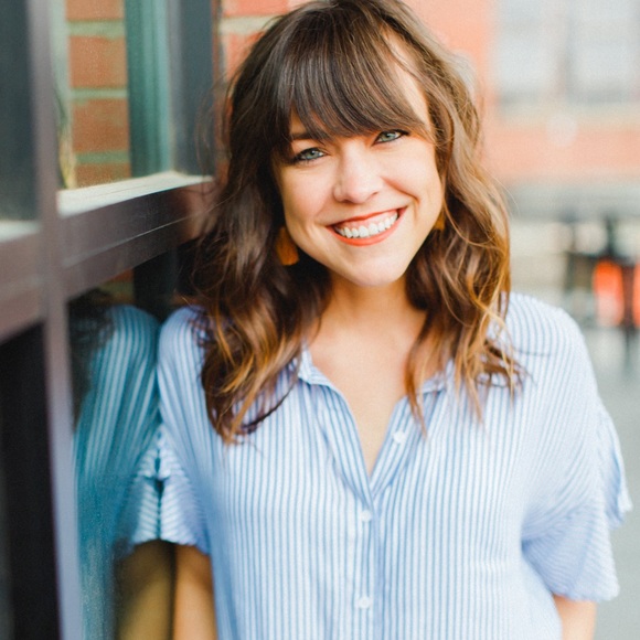 Meet your Posher, Ashley - Picture 2 of 3